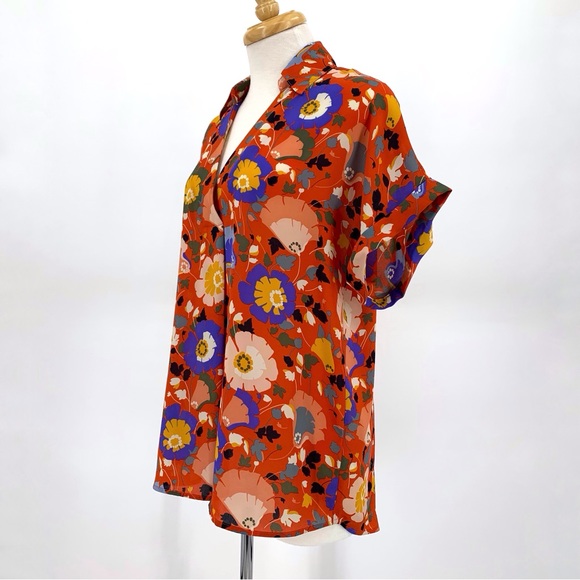 Cabi Replay Top # 5892, Flower Toss Patterned Cap Sleeve V-neck Blouse, Small - Picture 5 of 16